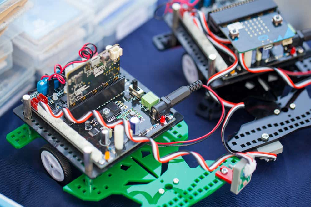 Embedded systems lab work with Arduino and Raspberry Pi